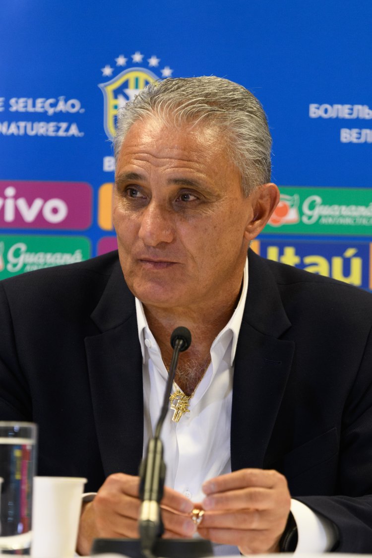 Tite recusa oferta dos Emirados Árabes